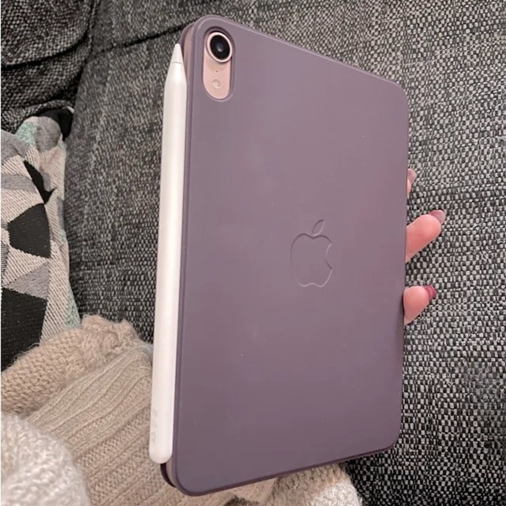 Almost brand new iPad mini Wi-Fi 64GB in Pink with pencil and purple Smart Folio